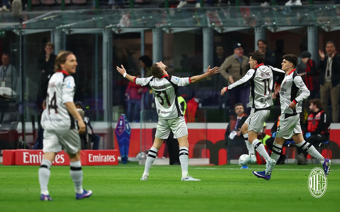 米兰双雄联名球衣助阵 战胜老对手取关键胜利