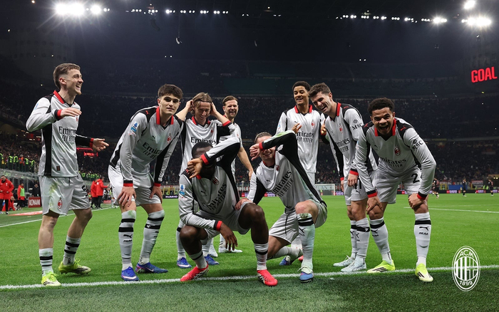 米兰双雄联名球衣助阵 战胜老对手取关键胜利