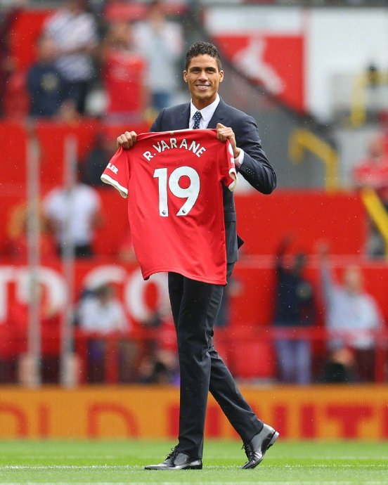 曼联后卫瓦拉内迎来33岁生日 获俱乐部祝福